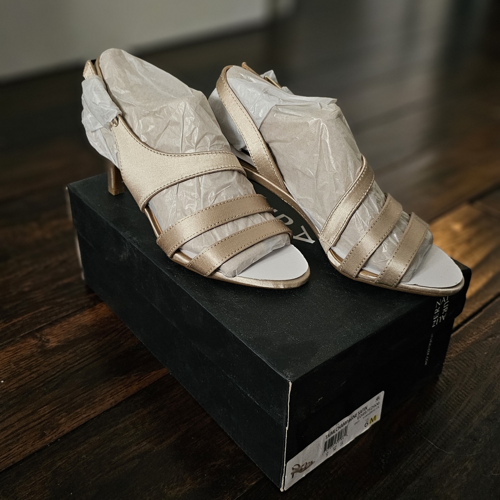 NWT Taimi Naturalizer Beige Strappy Heels Size 6 - Picture 2 of 8